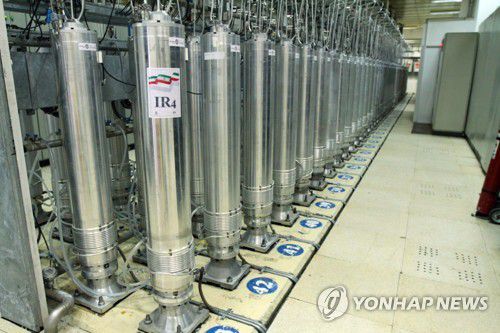 이란 나탄즈 핵시설의 원심분리기들[EPA 연합뉴스 자료사진. 재판매 및 DB 금지]