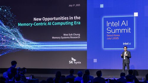 '인텔 AI 서밋'에서 기조연설 중인 정우석 SK하이닉스 부사장[SK하이닉스 제공. 재판매 및 DB 금지]