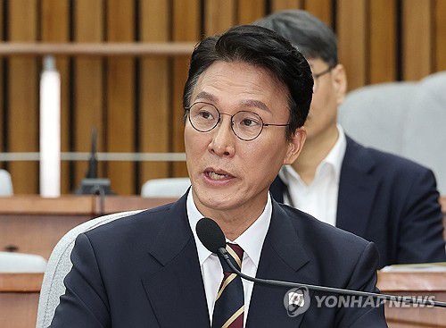 이틀째 김민석 인사청문회(서울=연합뉴스) 박동주 기자 = 김민석 국무총리 후보자가 지난달 25일 서울 여의도 국회에서 열린 인사청문회에서 의원질의에 답변하고 있다. 2025.6.25 pdj6635@yna.co.kr