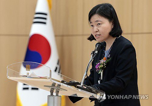 취임사 하는 임은정 신임 동부지검장(서울=연합뉴스) 김인철 기자 = 임은정 신임 서울동부지검장이 4일 서울 송파구 서울동부지방검찰청에서 열린 취임식에서 취임사를 하고 있다. 2025.7.4 yatoya@yna.co.kr