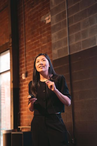 발표하는 정누리 박사[정누리 박사 제공. 재판매 및 DB 금지]