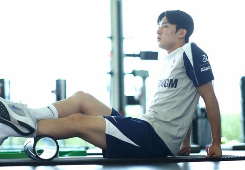 몸을 풀고 있는 양민혁[토트넘 홈페이지 캡처. 재판매 및 DB 금지]