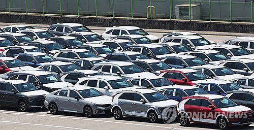 수출용 자동차들[연합뉴스 자료사진]
