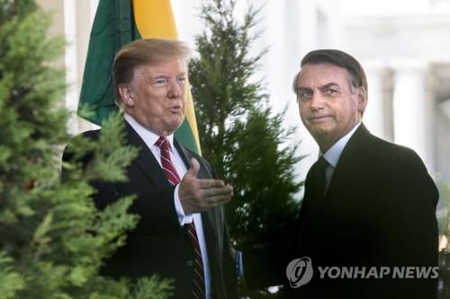 집권 1기 때인 2019년 보우소나루 만난 트럼프[EPA 연합뉴스 자료사진 재판매 및 DB금지]