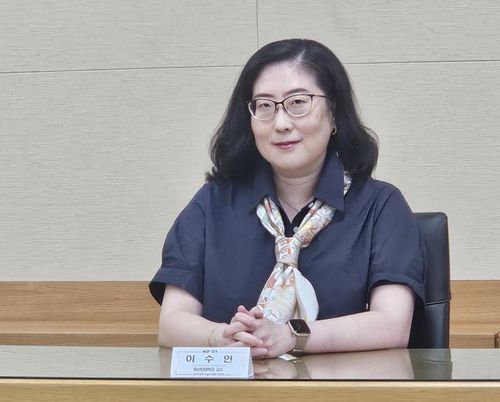인터뷰하는 이수인 워싱턴대 교수[촬영 조승한]