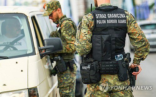 폴란드-독일 국경 검문[로이터 연합뉴스. 재판매 및 DB 금지]