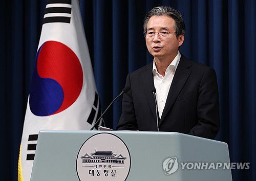 브리핑 하는 김용범 정책실장(서울=연합뉴스) 한상균 기자 = 김용범 정책실장이 10일 용산 대통령실 기자회견장에서 RE100 산업단지 관련 브리핑을 하고 있다. 2025.7.10 xyz@yna.co.kr