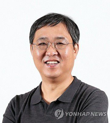 최휘영 문체부 장관 후보자최휘영 문화체육관광부 장관 후보자     (서울=연합뉴스) 대통령실은 11일 이재명 대통령이 신임 문화체육관광부 장관 후보자에 최휘영 놀유니버스 대표이사를 지명했다고 강훈식 대통령비서실장 브리핑을 통해 밝혔다. 2025.7.11 [대통령실 제공. 재판매 및 DB 금지]     photo@yna.co.kr (끝)