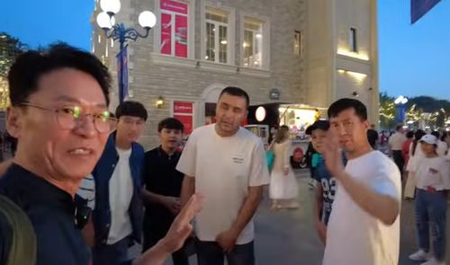 현지인들과의 만남[유튜브 '수길따라' 제공. 재판매 및 DB 금지]