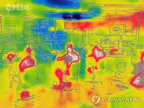 푹푹 찌는 동행정복지센터[연합뉴스 자료사진]