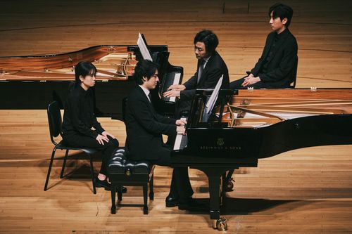 현대카드 컬처프로젝트 30 손민수 & 임윤찬 공연14일 서울 롯데콘서트홀에서 열린 '현대카드 컬처프로젝트 30 손민수 & 임윤찬' 공연에서 피아니스트 임윤찬(왼쪽)과 손민수가 연주하고 있다. 2025.07.14. [현대카드·목프로덕션 제공. 재판매 및 DB금지]