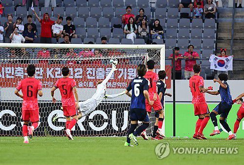 골 넣는 일본 저메인 료(용인=연합뉴스) 서대연 기자 = 15일 경기도 용인미르스타디움에서 열린 2025년 동아시아축구연맹(EAFF) E-1 챔피언십(동아시안컵) 남자부 최종 3차전 한국과 일본의 경기. 일본 저메인 료가 득점하고 있다. 2025.7.15 dwise@yna.co.kr