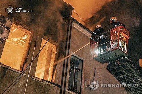 16일 러시아 드론 공습받은 우크라이나 빈니치아 건물[AFP 연합뉴스]