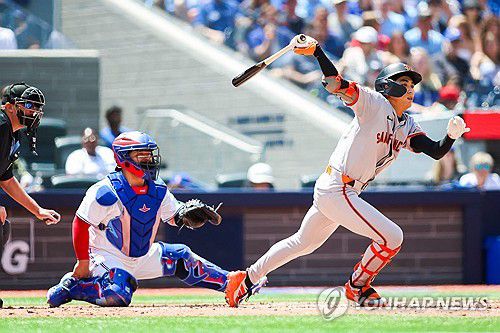 기술적인 타격으로 안타를 만든 이정후[게티이미지/AFP=연합뉴스]
