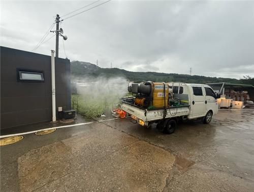 방역소독 모습[아산시 제공. 재판매 및 DB 금지]