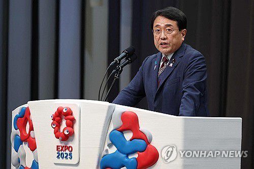 아카자와 료세이 일본 경제재생상[지지 AFP 연합뉴스 자료사진. 재판매 및 DB 금지]