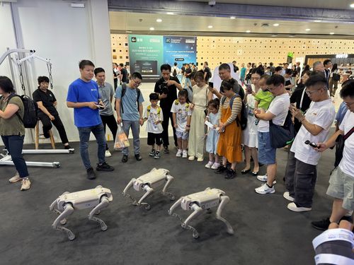 중국 상하이에서 열린 2025 세계인공지능대회[촬영 정성조](상하이=연합뉴스) 정성조 특파원 = 27일 오전 중국 상하이에서 열린 '2025 세계인공지능대회(WAIC)' 전시장. 2025.7.27 xing@yna.co.kr