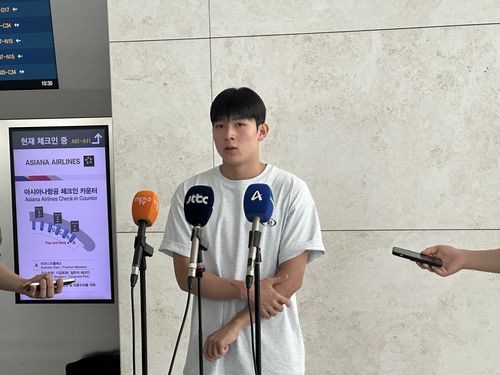 인터뷰하는 양민혁[촬영=안홍석]