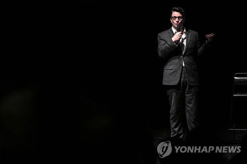 '외국인의 시선으로 본 한국 미학과 일무' 주제로 강연 중인 마크 테토(서울=연합뉴스) 마크 테토 TCK인베스트먼트 대표이사가 4일 세종문화회관 S씨어터에서 '외국인의 시선으로 본 한국 미학과 일무'를 주제로 강연하고 있다. 2025.08.04 [세종문화회관 제공. 재판매 및 DB 금지]