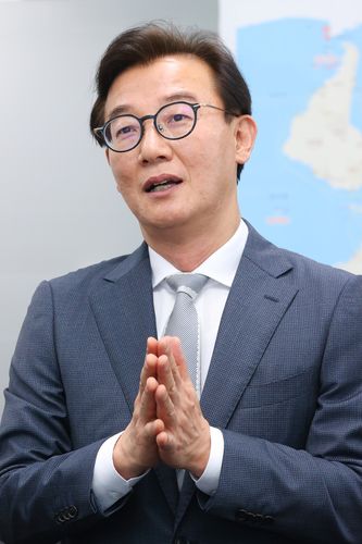 전재수 해양수산부 장관(서울=연합뉴스) 진연수 기자 = 전재수 해양수산부 장관이 지난 5일 연합뉴스와 만나 인터뷰하고 있다. 2025.8.5      jin90@yna.co.kr