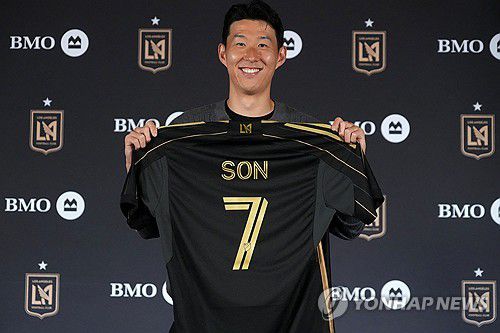 7일(한국시간) 열린 기자회견에 참석한 손흥민[Kirby Lee-Imagn Images/로이터=연합뉴스]