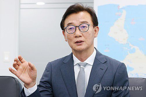 인터뷰하는 전재수 해수부 장관(서울=연합뉴스) 진연수 기자 = 전재수 해양수산부 장관이 지난 5일 서울 마포구 포스트타워마포에서 연합뉴스와 인터뷰를 하고 있다. 2025.8.7 jin90@yna.co.kr