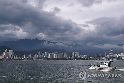 구름 낀 하늘[연합뉴스 자료사진]