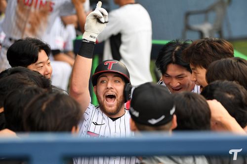 1회 홈런을 치고 기뻐하는 LG 오스틴[LG 트윈스 제공. 재판매 및 DB 금지]