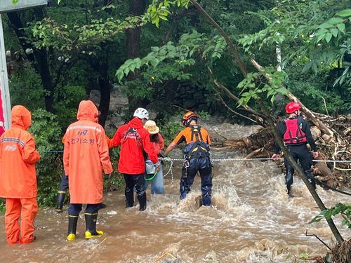 양주 산장에서 탈출[경기도북부소방재난본부 제공, 재판매 및 DB 금지]