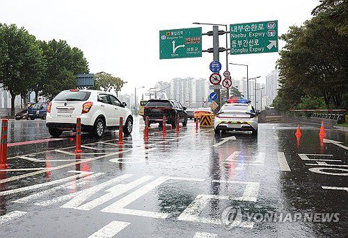 진입로 통제된 동부간선도로[연합뉴스 자료사진]