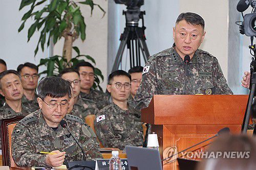 답변하는 이승오 합참 작전본부장(서울=연합뉴스) 김주성 기자 = 이승오 합참 작전본부장이 21일 국회에서 열린 '윤석열 정부의 비상계엄 선포를 통한 내란 혐의 진상규명 국정조사 특별위원회' 전체회의에서 위원 질의에 답하고 있다. 2025.2.21 utzza@yna.co.kr