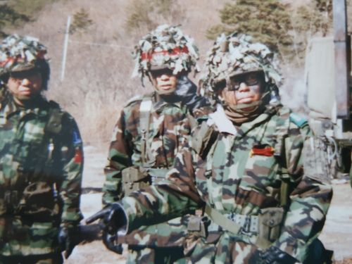 작전 훈련 지휘하는 대대장 시절의 전인범 중령(맨 오른쪽) [본인 제공]