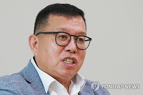 연합뉴스와 인터뷰 중인 전인범 전 특전사령관[신현우 기자 촬영]