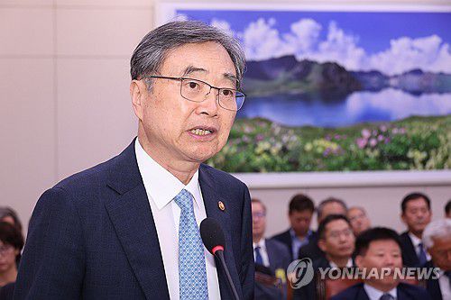 제안 설명하는 조현 외교부 장관(서울=연합뉴스) 박동주 기자 = 조현 외교부 장관이 18일 국회에서 열린 외교통일위원회 전체회의에서 2024 회계연도 결산 관련 제안 설명을 하고 있다. 2025.8.18 pdj6635@yna.co.kr