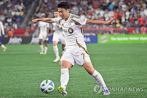 드리블하는 손흥민[로이터=연합뉴스]