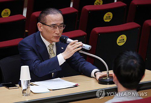 위성락 안보실장 기자간담회(서울=연합뉴스) 한상균 기자 = 위성락 국가안보실장이 22일 서울 용산 대통령실에서 한미, 한일 정상회담 등 현안 관련 기자간담회를 하고 있다. 2025.8.22 xyz@yna.co.kr