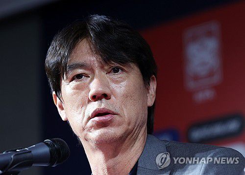 9월 원정 평가전 소집 명단 발표하는 홍명보 감독(서울=연합뉴스) 이동해 기자 = 홍명보 축구 국가대표팀 감독이 25일 오후 서울 종로구 축구회관에서 9월 A매치 2연전에 나설 대표팀 명단을 발표하고 있다. 2025.8.25 eastsea@yna.co.kr