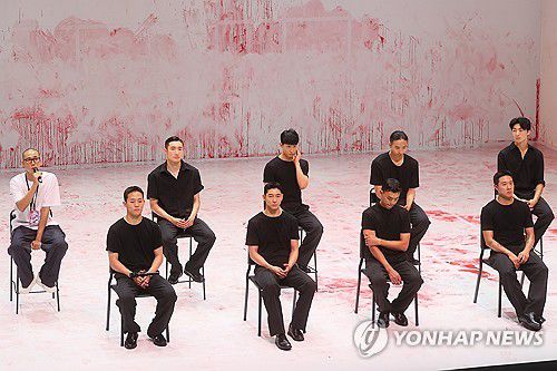 김성훈 on Sync Next 25 'Pink' 언론공개 및 기자간담회(서울=연합뉴스) 류효림 기자 = 김성훈 안무가가 28일 서울 종로구 세종문화회관 S시어터에서 열린 김성훈 on Sync Next 25 'Pink' 언론공개 및 기자간담회에서 인사말을 하고 있다. 2025.8.28 ryousanta@yna.co.kr