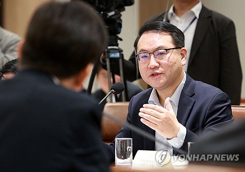 발언하는 기재부 예산실장(서울=연합뉴스) 홍해인 기자 = 유병서 기획재정부 예산실장이 13일 서울 용산 대통령실 청사에서 열린 나라재정 절약 간담회에서 발언하고 있다. 2025.8.13 [대통령실통신사진기자단] hihong@yna.co.kr