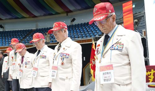 해병대 3기와 4기 참전용사들[해병대 제9여단 제공, 재판매 및 DB 금지]