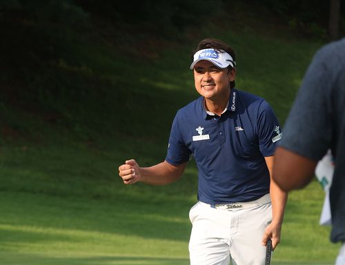 챔피언 퍼트를 넣고 기뻐하는 박상현.[KPGA 제공. 재판매 및 DB 금지]