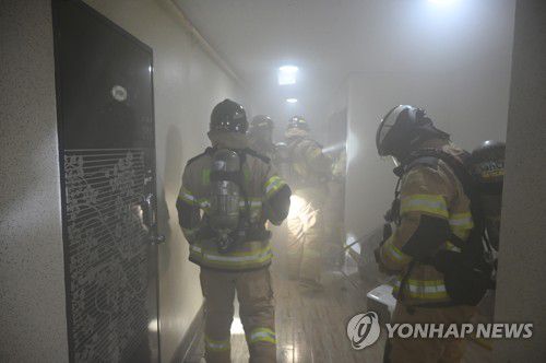 순천 원룸 건물 화재 진압[순천소방서 제공]