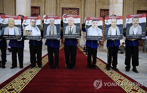 이스라엘에 한꺼번에 암살된 후티 반군정부 인사들의 장례식 [EPA 연합뉴스. 재판매 및 DB 금지]