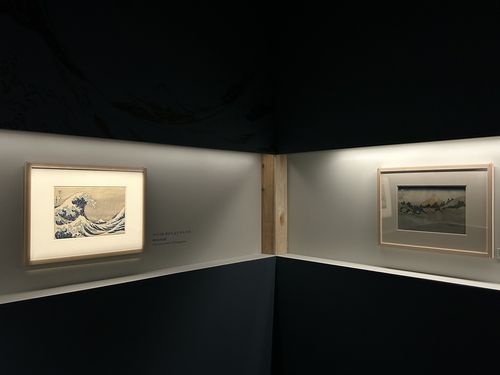 가쓰시카 호쿠사이의 '후가쿠 36경'     (청주=연합뉴스) 김예나 기자 = 4일 충북 청주시 국립청주박물관에서 열린 '후지산에 오르다, 야마나시' 특별전에서 가쓰시카 호쿠사이(葛飾北齋·1760∼1849)의 대표작 '가나가와 해변의 높은 파도 아래'가 전시돼 있다. 이번 특별전은 한일 국교 정상화 60주년을 맞아 일본 야마나시현립박물관과 함께 야마나시 지역과 후지산을 집중 조명한다. 2025.9.4     yes@yna.co.kr