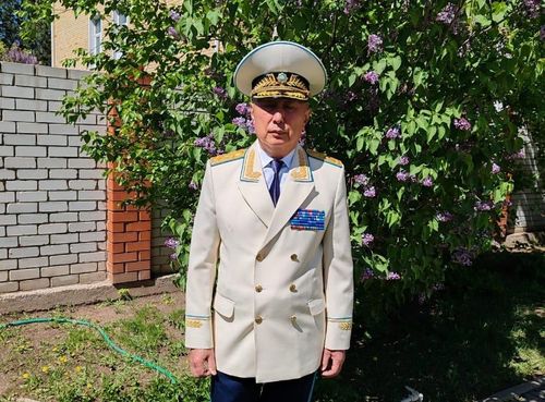 '장군'복 입은 김 게오르기 위원(서울=연합뉴스) 카자흐스탄에서 최고위 원로에게 주어지는 칭호 '장군' 복장을 입은 모습. [본인 제공]