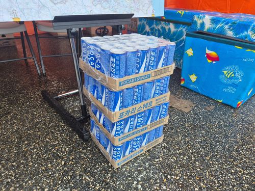 이름을 밝히지 않은 여성이 주고 간 이온 음료[강원특별자치도소방본부 제공. 재판매 및 DB 금지]