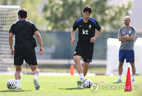 미국전 앞둔 손흥민(뉴욕=연합뉴스) 윤동진 기자 = 4일(현지시간) 미국 뉴욕 아이칸 스타디움에서 진행된 한국 축구 대표팀 훈련에서 손흥민이 훈련에 집중하고 있다. 2025.9.5 mon@yna.co.kr