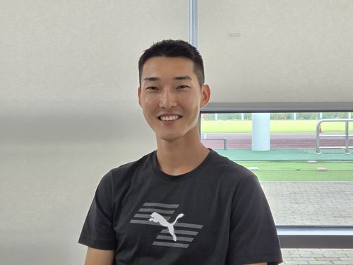 인터뷰하는 우상혁(진천=연합뉴스) 하남직 기자 = 도쿄 세계육상선수권을 앞두고 훈련 중인 우상혁이 8일 진천선수촌에서 연합뉴스와 인터뷰하고 있다.