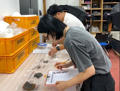 출토 유물 이관작업 [영암군 제공·재판매 및 DB 금지]