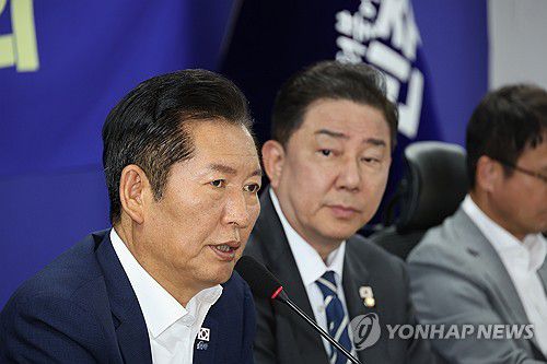 더불어민주당 대구ㆍ경북 예산정책협의회(서울=연합뉴스) 박동주 기자 = 9일 서울 여의도 국회 의원회관에서 열린 2025 더불어민주당 대구ㆍ경북 예산정책협의회에서 정청래 대표가 발언하고 있다. 2025.9.9 pdj6635@yna.co.kr